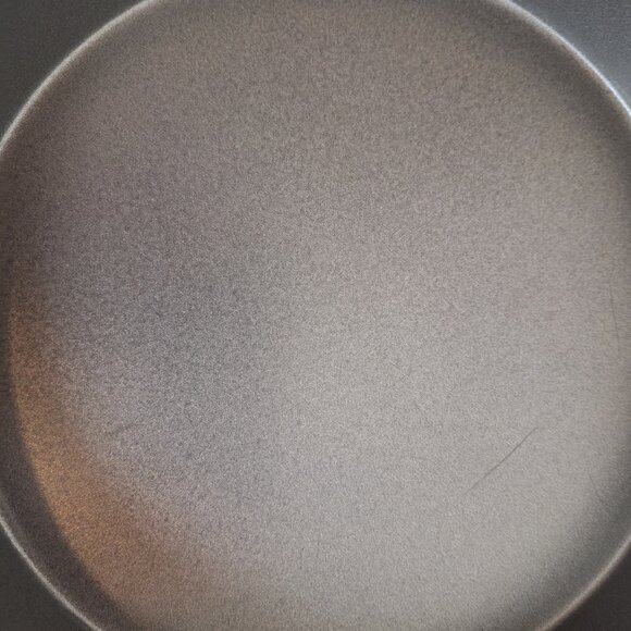 2 x 8 Inch Cake Pans - Picture 6 of 7